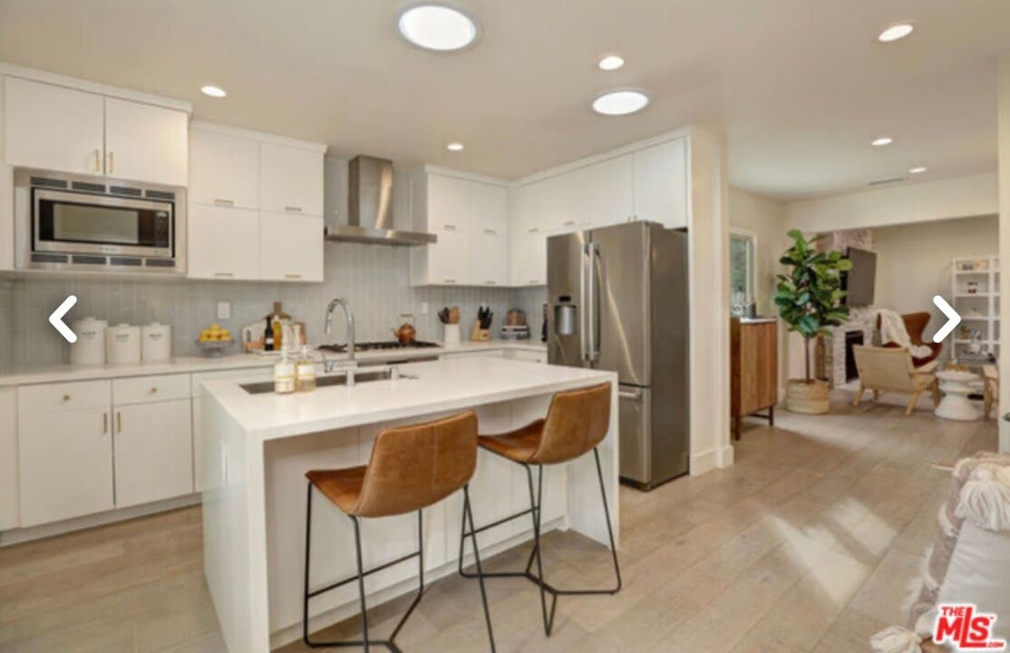 9039 Norma Pl in West Hollywood, CA - Building Photo