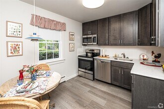 68 Muncie Rd in West Babylon, NY - Building Photo - Building Photo