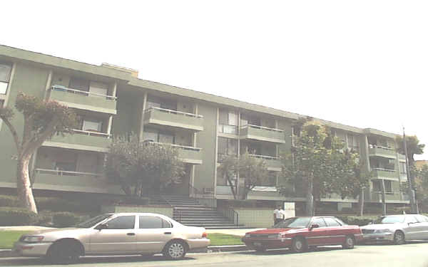 Wilshire Hobart Regency in Los Angeles, CA - Foto de edificio - Building Photo