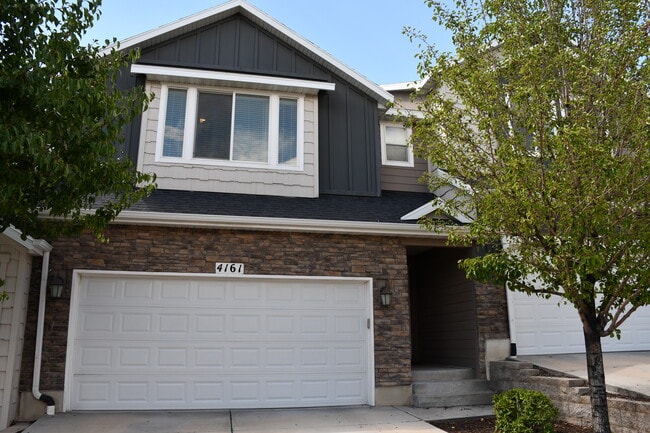 property at 4161 N Fremont Dr