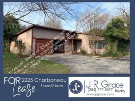 2225 Charboneau Dr in Waco, TX - Building Photo