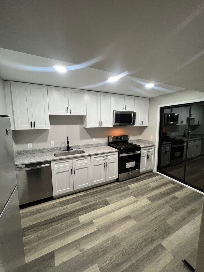 26651 Lake of the Falls Blvd Rentals in Olmsted Falls, OH