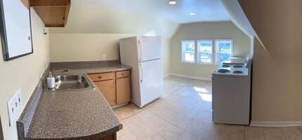 84 Saratoga Ave, Unit 3 in Waterford, NY - Building Photo - Building Photo