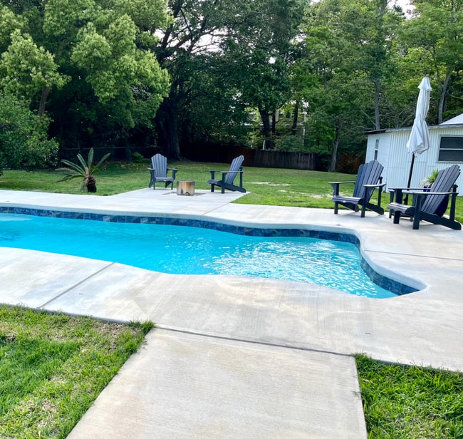 property at 1101 W Cherokee Glen