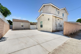 4643 Pepperwood Ave in Long Beach, CA - Building Photo - Building Photo