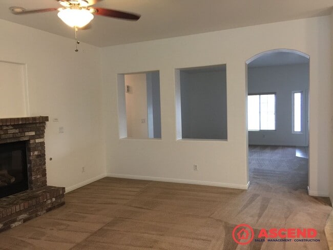 11012 Dawson Falls Ave in Bakersfield, CA - Building Photo - Building Photo