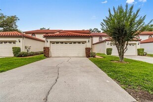 11310 Linarbor Pl in Temple Terrace, FL - Building Photo