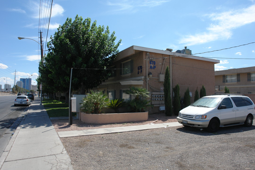 Capri Village Apartments in Las Vegas, NV - Building Photo