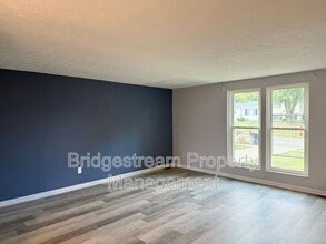 1381 Firethorne Dr in Mason, OH - Building Photo - Building Photo