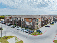 Richcrest Apartments in Houston, TX - Foto de edificio - Building Photo