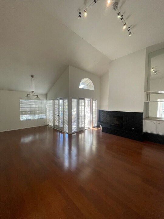 5871 Mt Alifan Dr in San Diego, CA - Building Photo