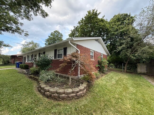 5756 Kendon St in Dayton, OH - Building Photo - Building Photo