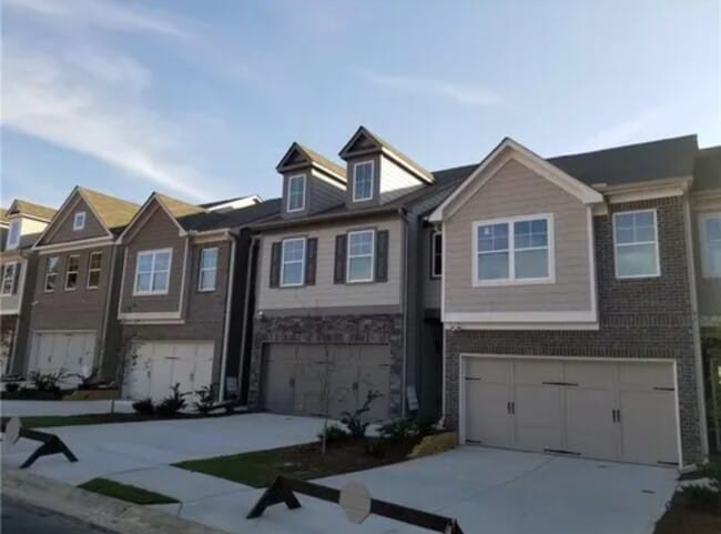 property at 2705 Kemp Ct