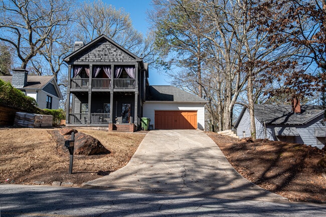 2019 Pryor Rd SW in Atlanta, GA - Building Photo - Building Photo