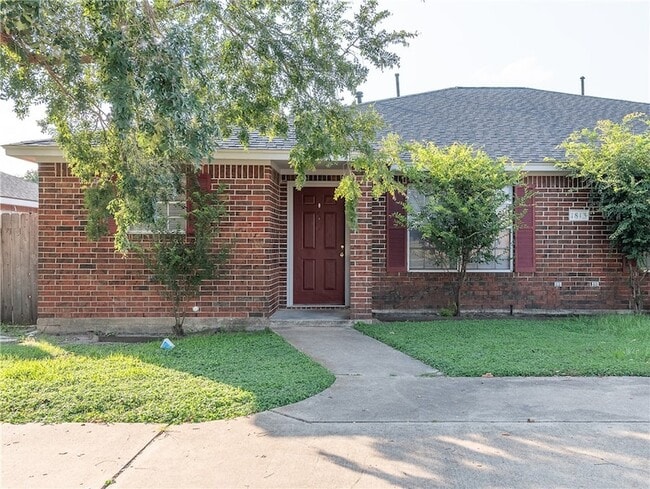 1813 Sara Dr, Unit A