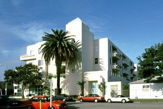 Broadway Plaza West in Santa Monica, CA - Building Photo - Building Photo