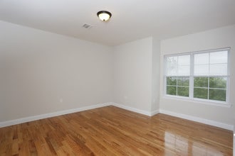 Hilltop Apartments of Totowa in Totowa, NJ - Building Photo - Interior Photo