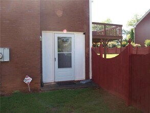 2017 Evergreen Dr SE in Conyers, GA - Building Photo - Building Photo