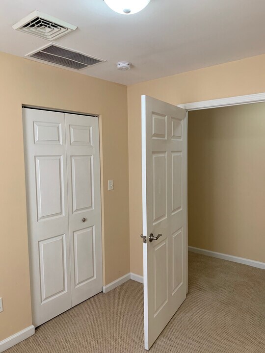 107 Washington St in Philo, IL - Building Photo