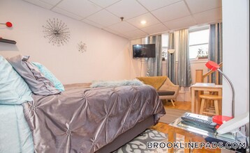 1029 Beacon St in Brookline, MA - Building Photo - Building Photo