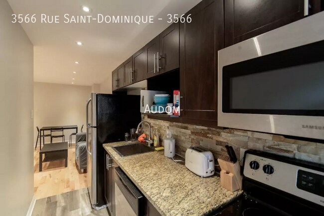 3566 Rue Saint-Dominique in Montréal, QC - Building Photo - Building Photo