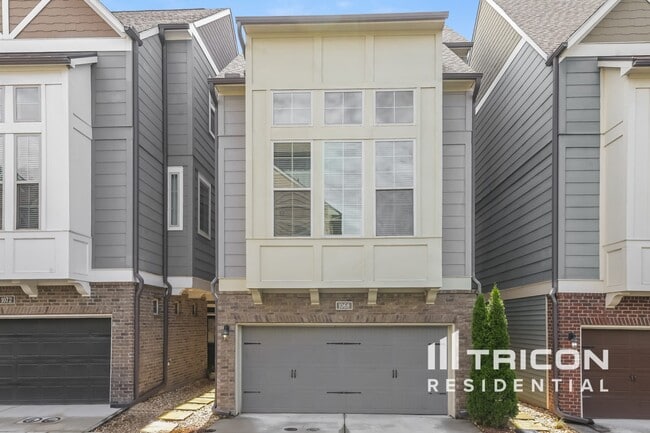property at 1068 Moorewood Ln S E