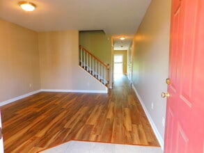 54 Barrington Ct, Unit 54 Barrington Ct #103 in Bridgeport, WV - Foto de edificio - Building Photo