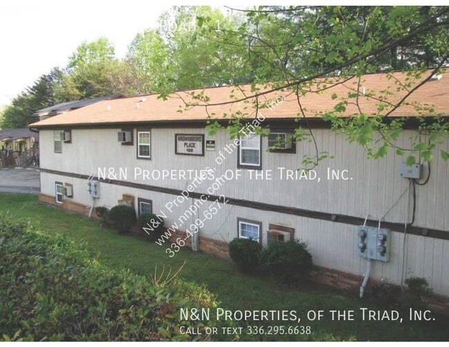 4221 Brownsboro Rd in Winston-Salem, NC - Building Photo - Building Photo