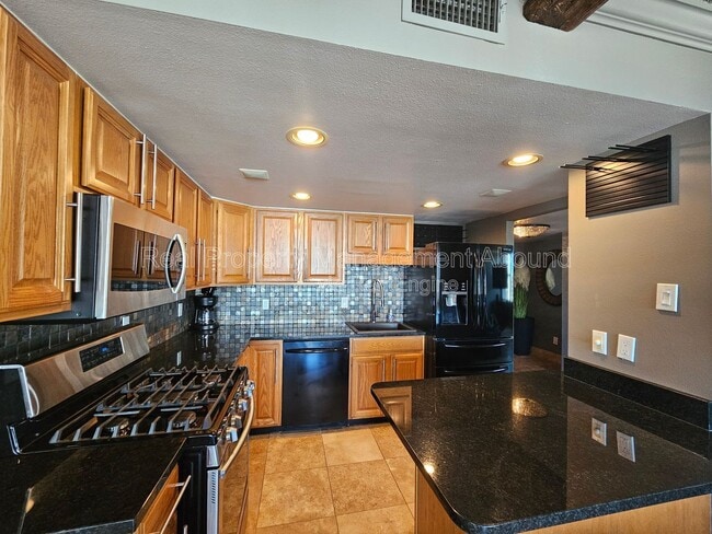 410 W 7th St in Tulsa, OK - Building Photo - Building Photo