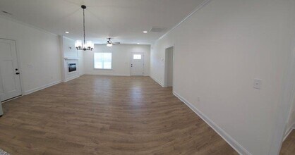 103 Rae Dr in Pikeville, NC - Building Photo - Building Photo