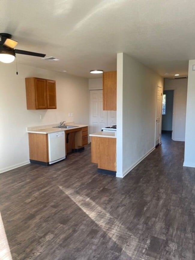 1750 Milo Ave in Redding, CA - Building Photo - Building Photo