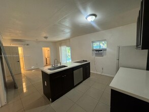 56 NW 60th St in Miami, FL - Building Photo - Building Photo