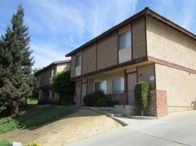 6103 Royal Coach Cir in Bakersfield, CA - Building Photo