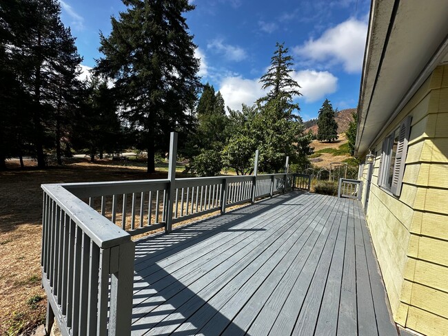 6781 Hubbard Creek Rd in Umpqua, OR - Building Photo - Building Photo
