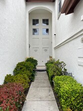 6434 Kinglet Way in Carlsbad, CA - Building Photo - Building Photo