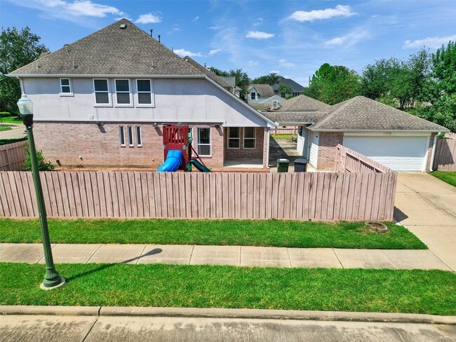3902 Breaux Bridge Ln in Sugar Land, TX - Building Photo - Building Photo