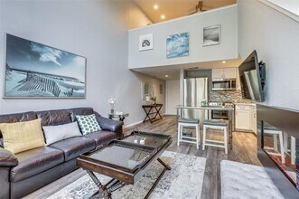 5111 Manett St in Dallas, TX - Building Photo - Building Photo