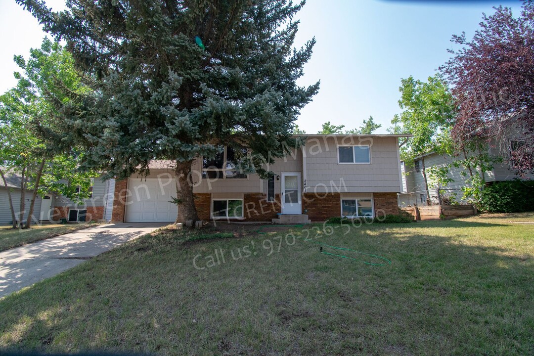 2401 W Stuart St in Fort Collins, CO - Building Photo
