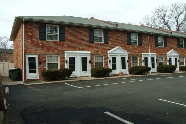 4012 Forest Hill Ave in Richmond, VA - Building Photo - Building Photo