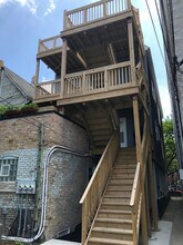 3320 N Lakewood Ave, Unit 2 in Chicago, IL - Building Photo - Building Photo