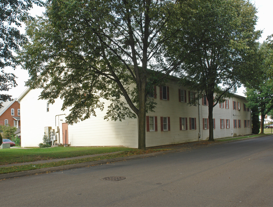 438 Cedar Ave in Williamsport, PA - Foto de edificio