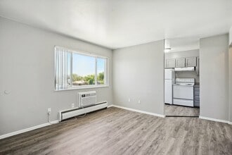 Autumn Lane Apartments in Colorado Springs, CO - Building Photo - Building Photo