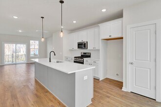 2011 Quiet Ibis Rd in Hanahan, SC - Building Photo - Building Photo