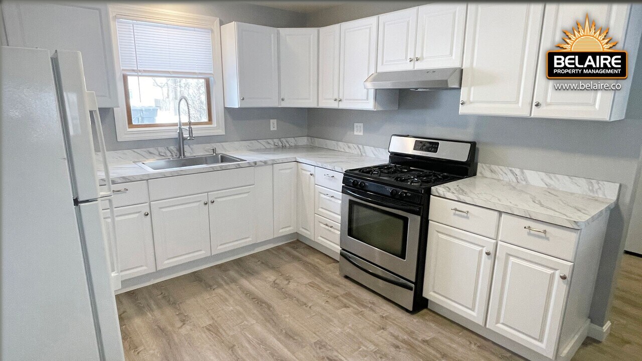 25 Pleasant St in Ayer, MA - Building Photo