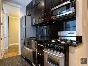 East 13th Street, Unit 6D in New York, NY - Building Photo - Building Photo