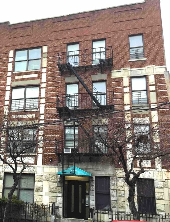 733-735 E 147th St in Bronx, NY - Foto de edificio