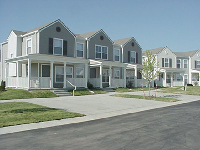 Paige Pointe Townhomes in Kansas City, MO - Building Photo