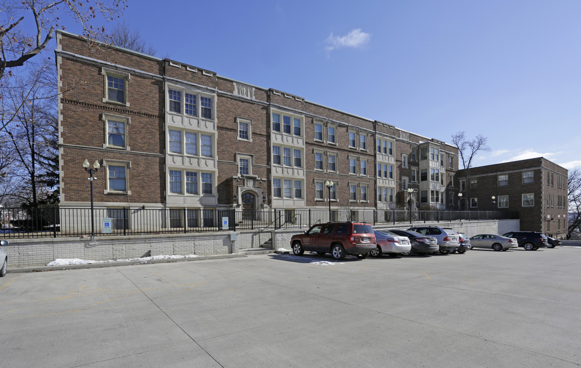 Cody Court Apartments in Peoria, IL - Building Photo