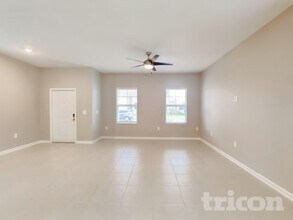 734 Squire Ave in Debary, FL - Foto de edificio - Building Photo