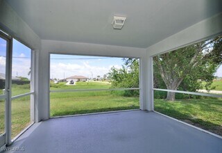 343 NE 10th St in Cape Coral, FL - Foto de edificio - Building Photo